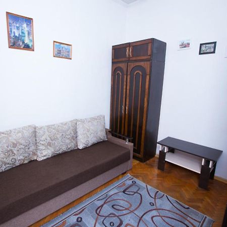 Apartment On Hnatuka Street 12 Lviv Exterior photo